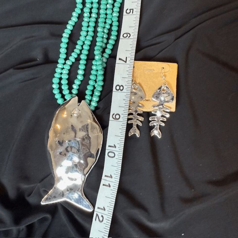 NWT Bone Fish Statement Necklace and Earrings Set Silver Tone Turquoise Beads - Picture 9 of 10